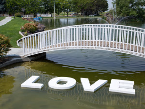 Букви LOVE